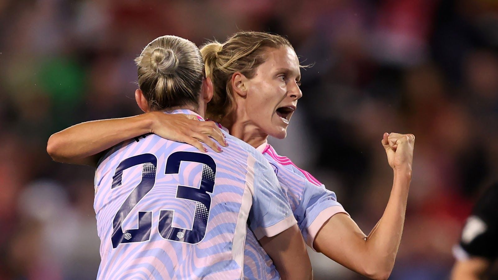 Cloe Lacasse Arsenal Manchester United