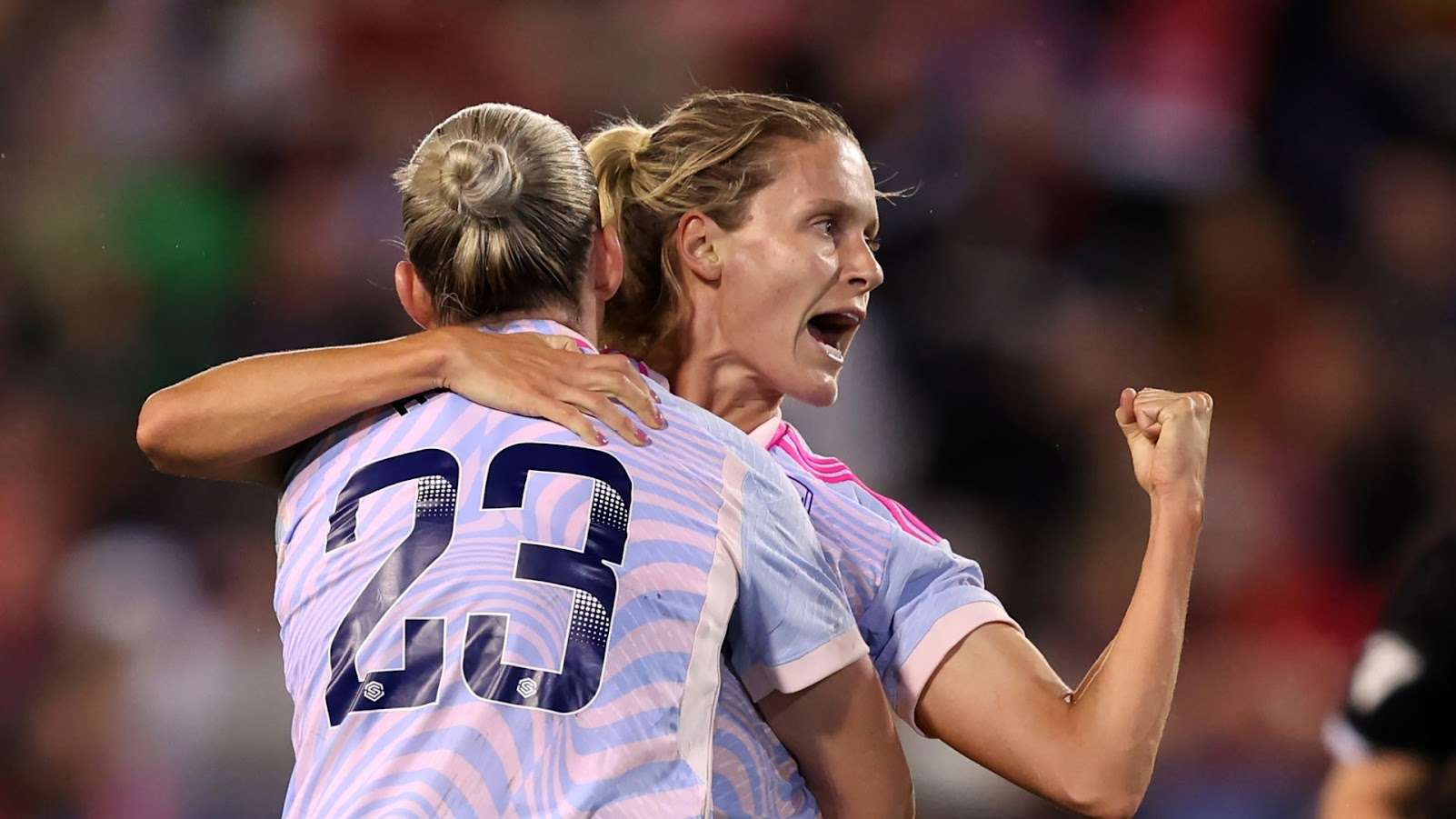 Cloe Lacasse Arsenal Manchester United