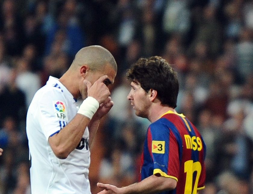 Pepe vs Messi, 2011