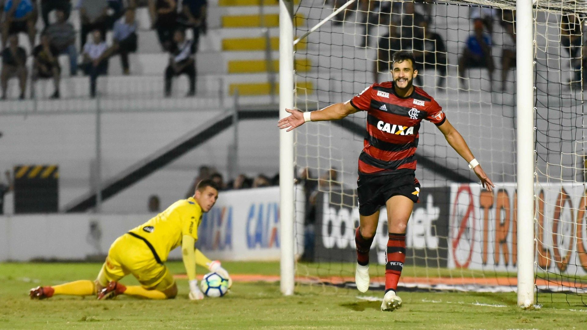 Henrique Dourado Ponte Preta Flamengo Copa do Brasil 02052018