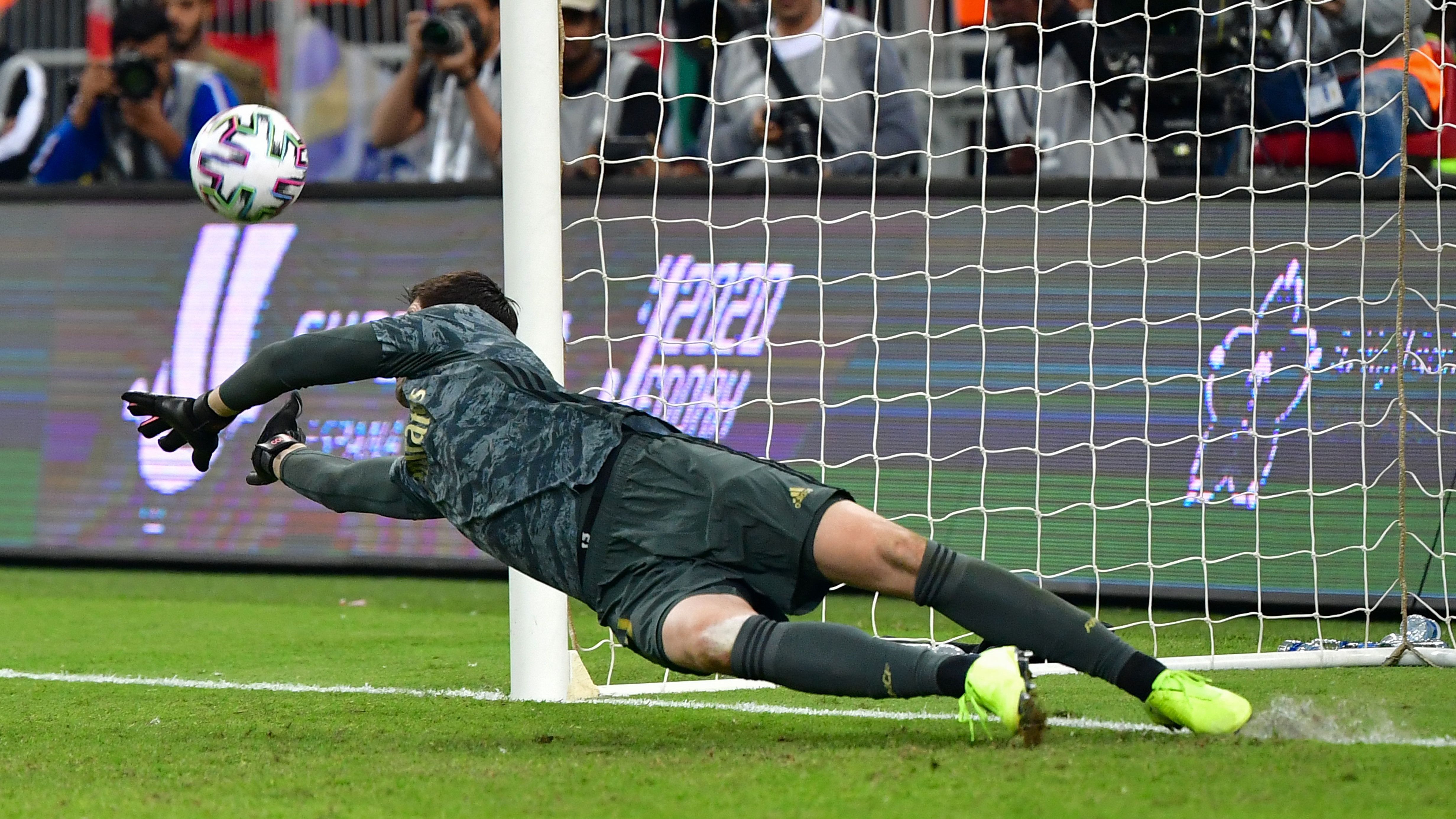 Thibaut Courtois Atletico Real Madrid Supercopa 12012020