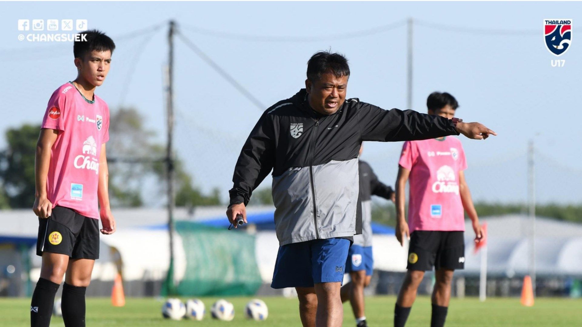 จเด็จ มีลาภ