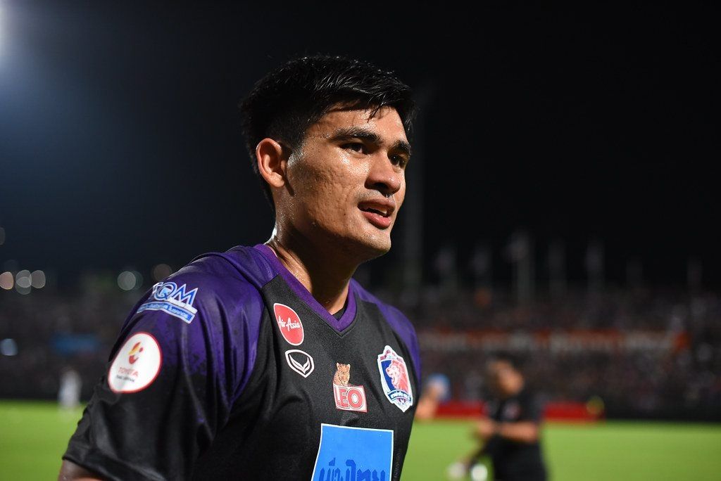 วัชระ บัวทอง