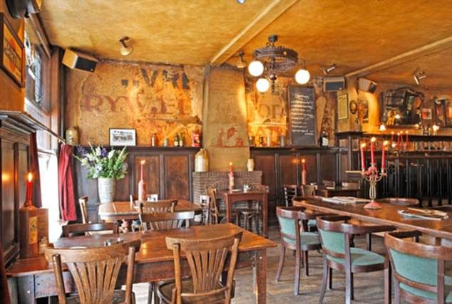 المطعم الذي عمل به فان دايك بهولندا