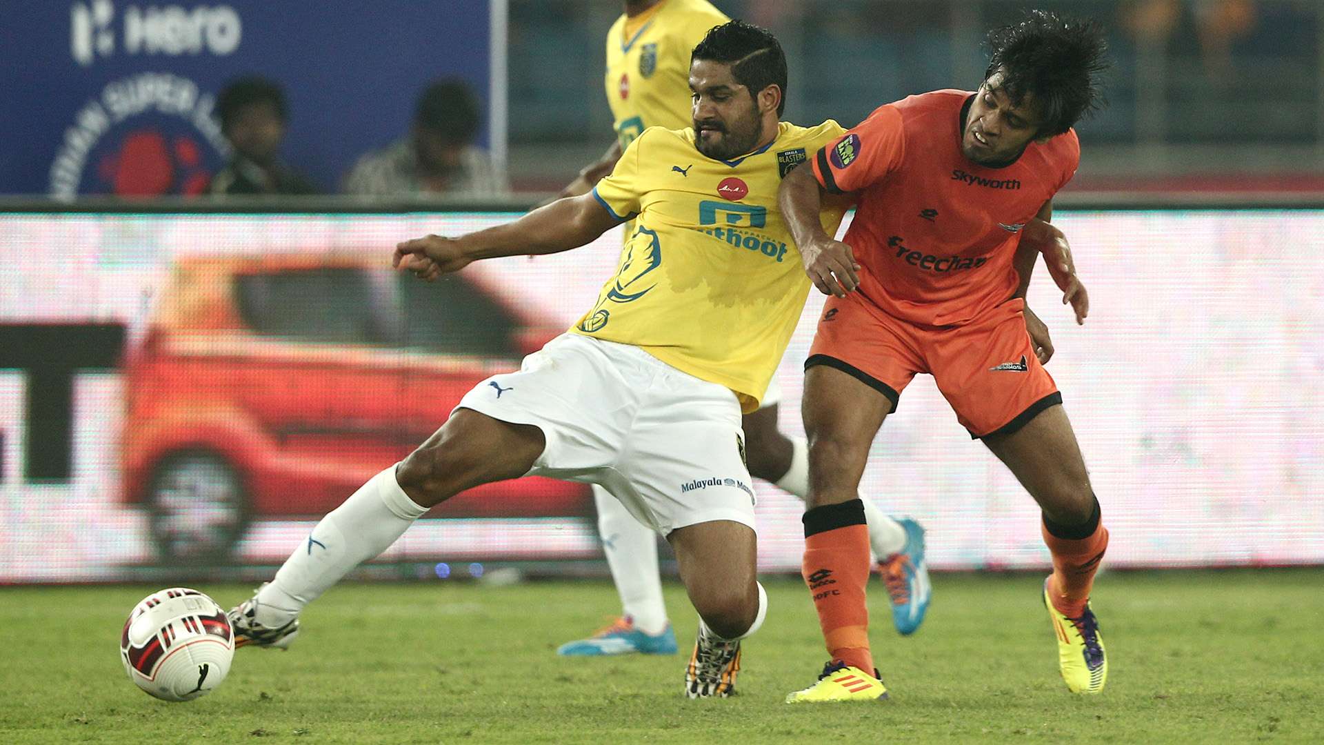Gurwinder Singh and Souvik Chakraborty Delhi Dynamos FC vs Kerala Blasters FC  ISL