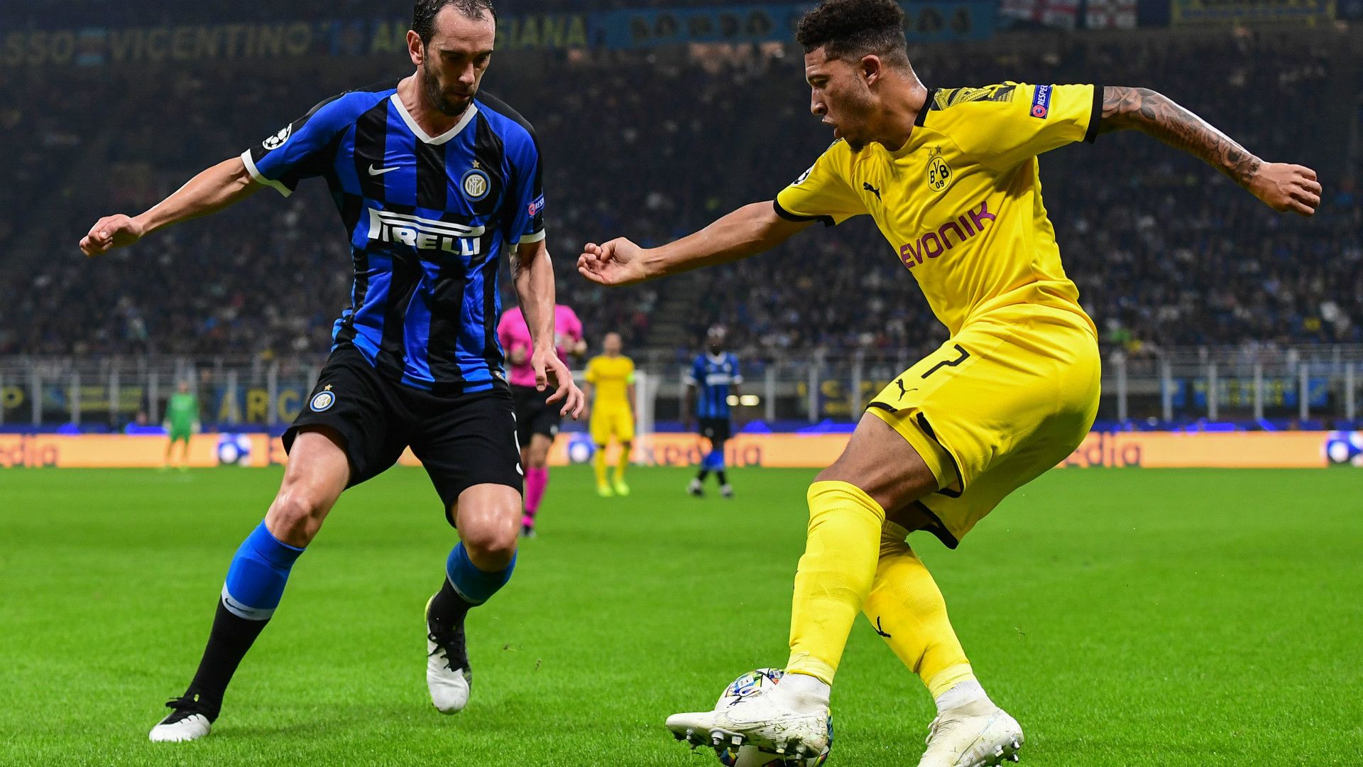 DIEGO GODIN INTER JADON SANCHO BORUSSIA DORTMUND CHAMPIONS LEAGUE 23102019