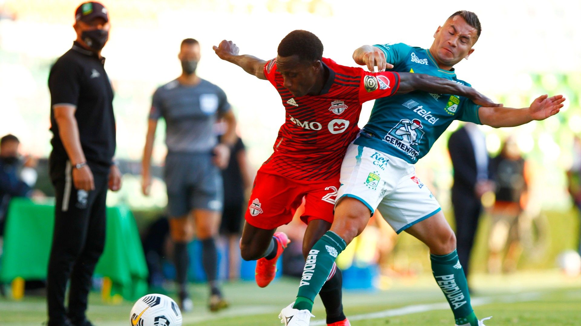 León Toronto Jean Meneses