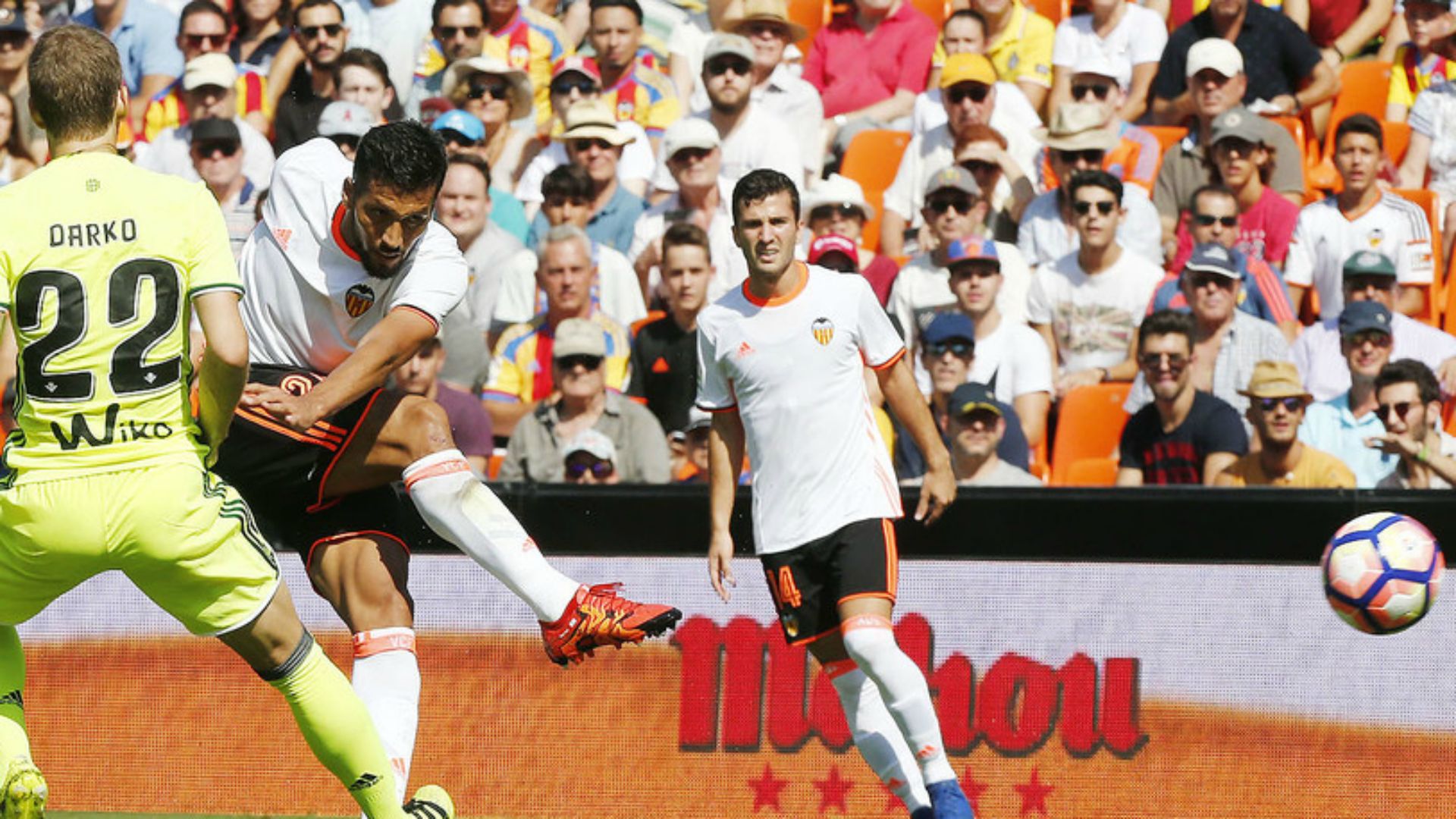 Ezequiel Garay Valencia Betis La Liga 11092016