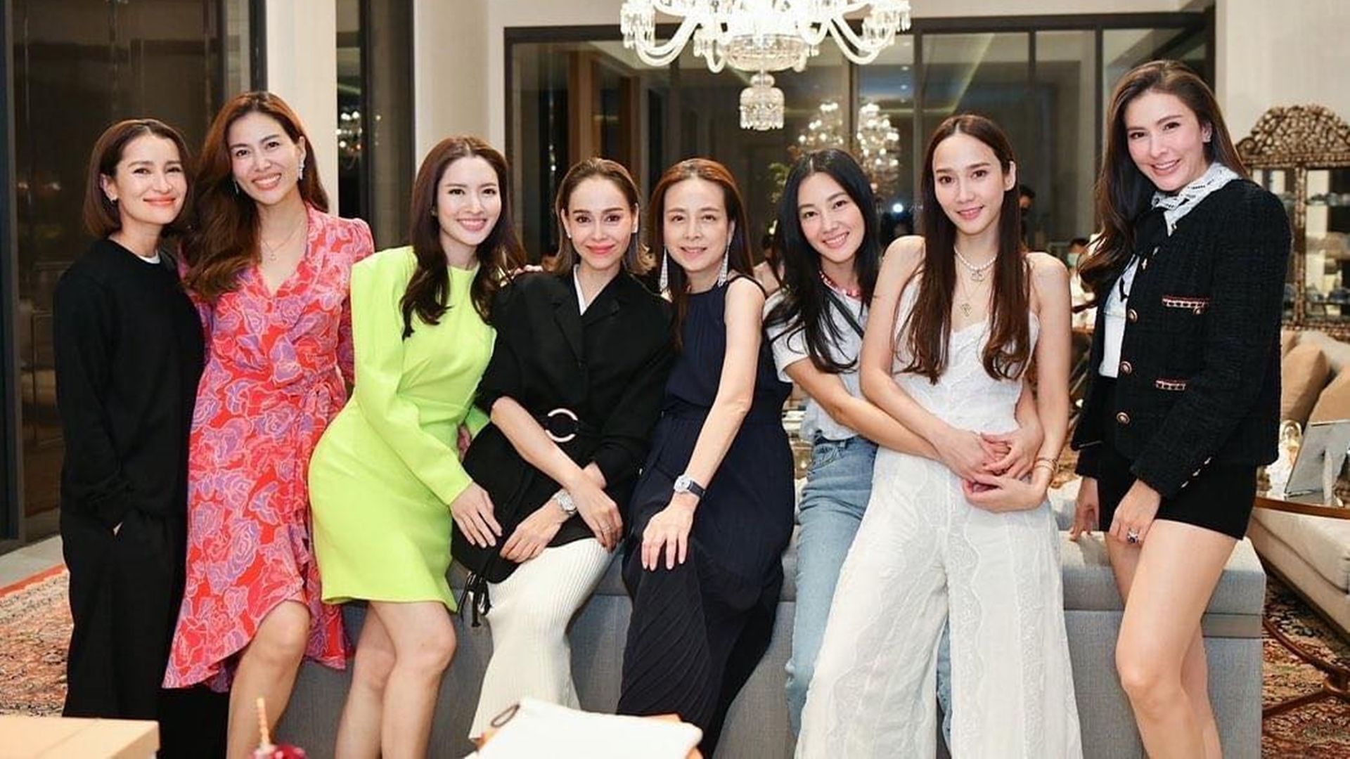 นวลพรรณ ล่ำซำ