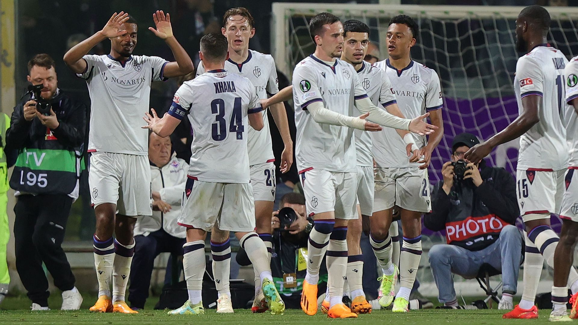Basel players celebrating Fiorentina Basel Conference League
