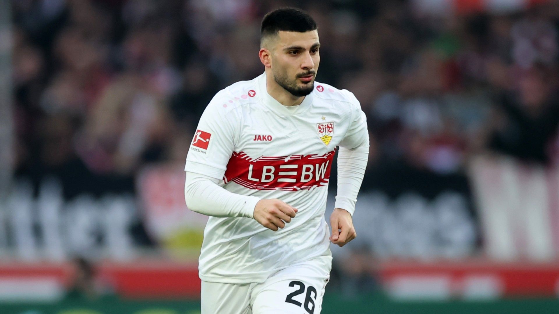 Deniz Undav of VfB Stuttgart controls the ball 