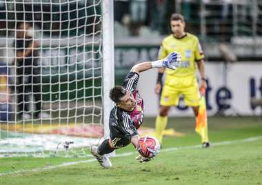 Tiago Volpi foi o herói do São Paulo no Allianz Parque