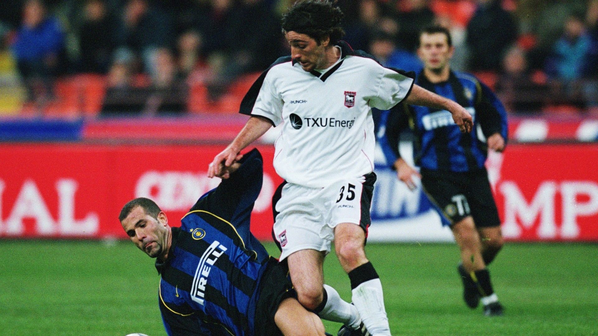 Di Biagio Peralta Inter Ipswich 2001