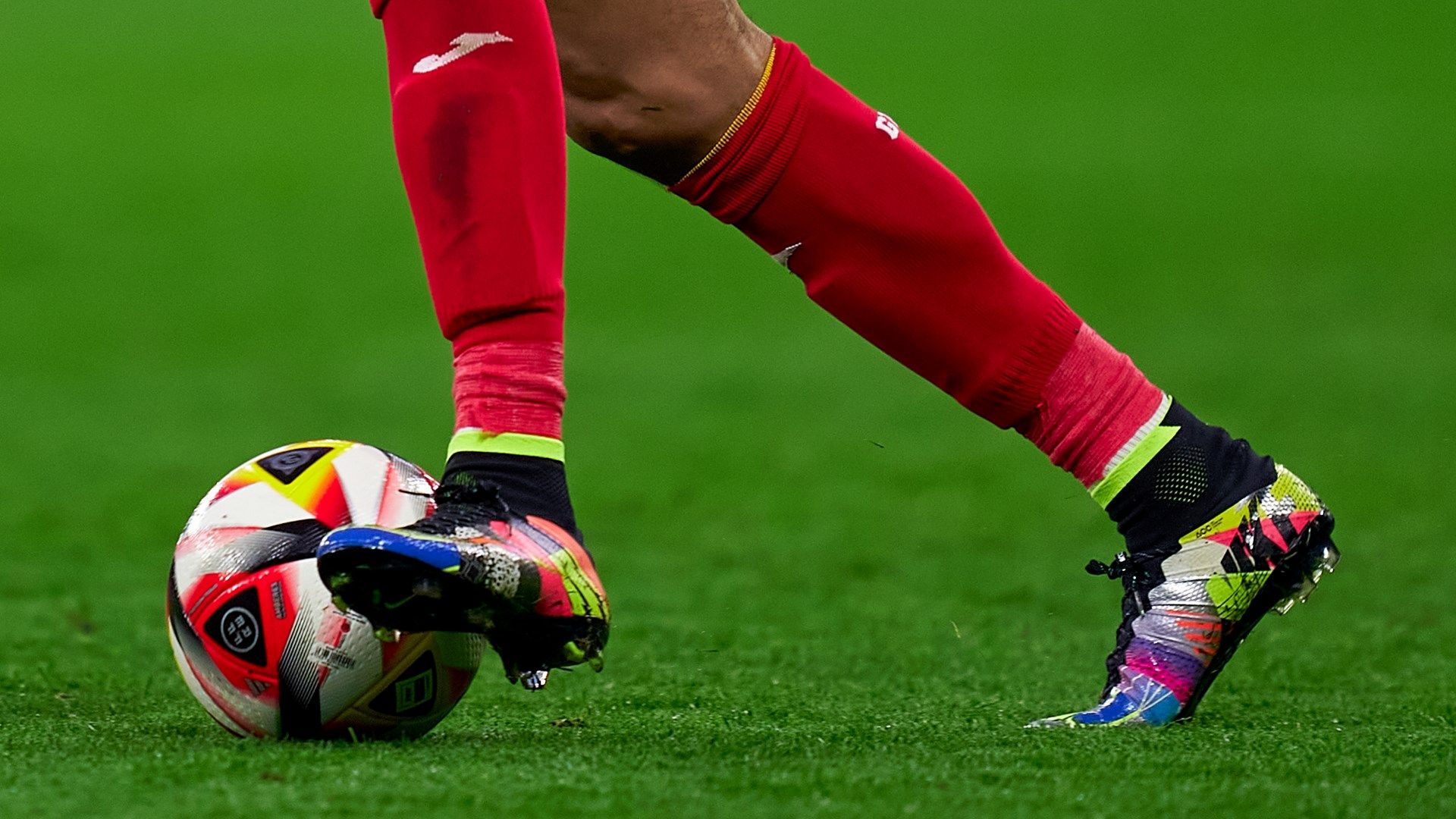 Man utd football boots hotsell