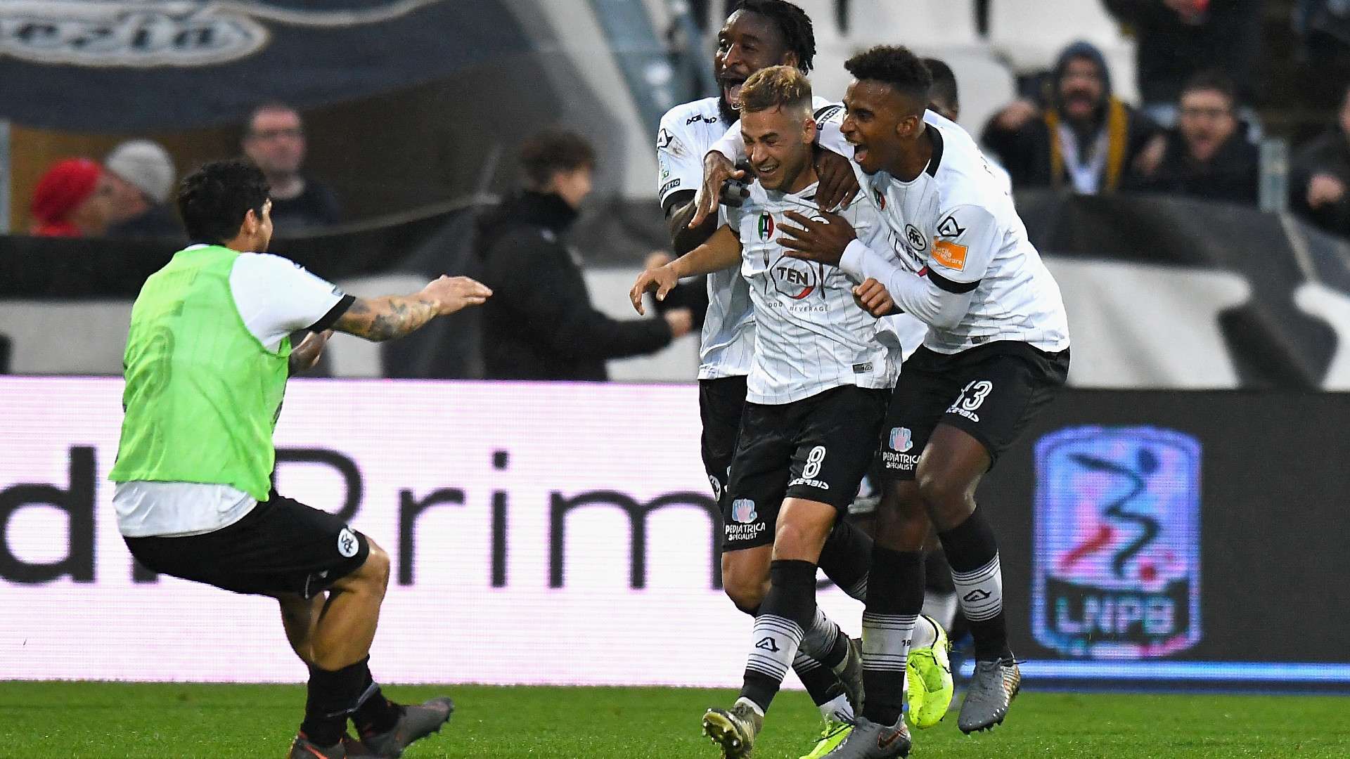 Spezia Serie B celebrating