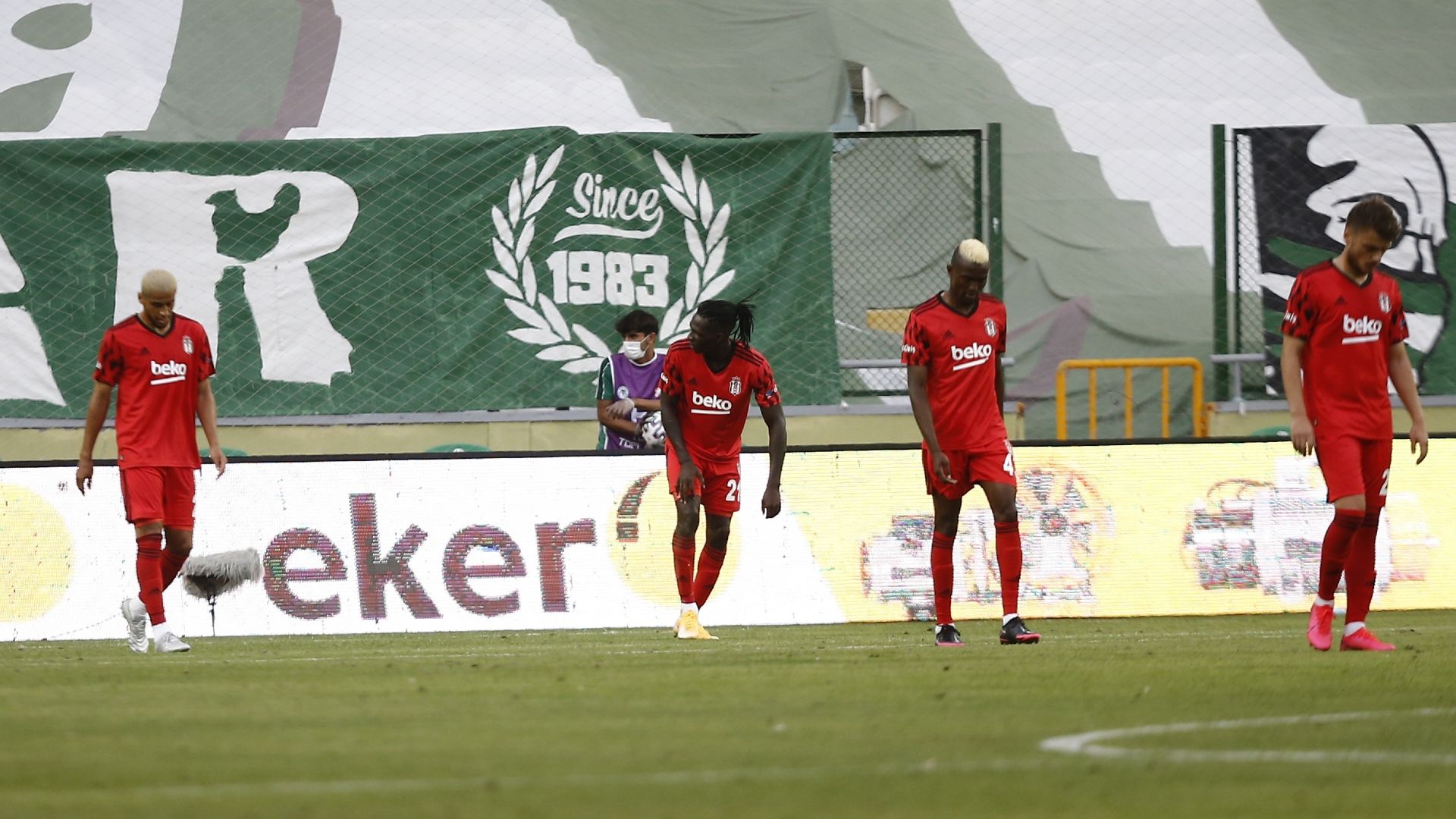 Besiktas uzgun mutsuz