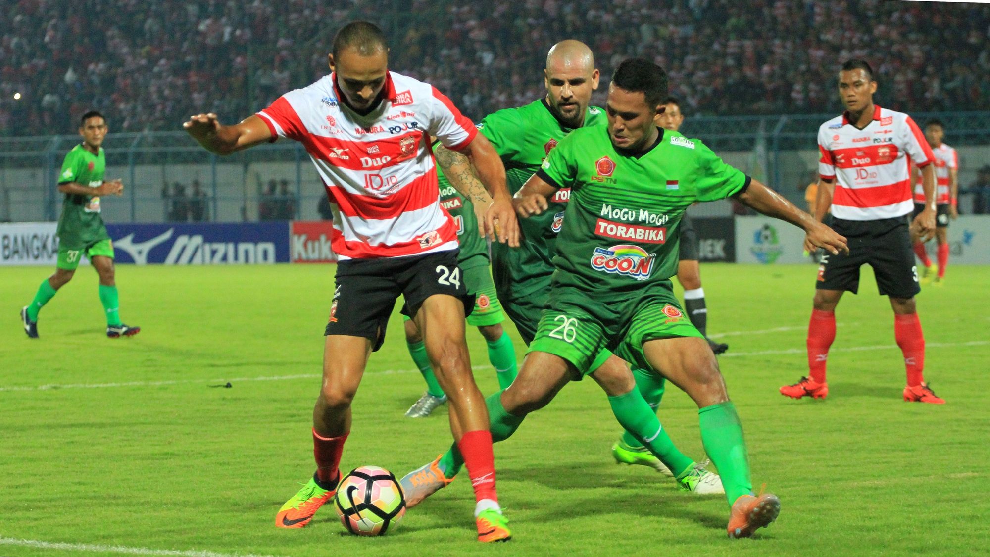 Peter Odemwingie - Madura United & Wanda Syahputra - PS TNI