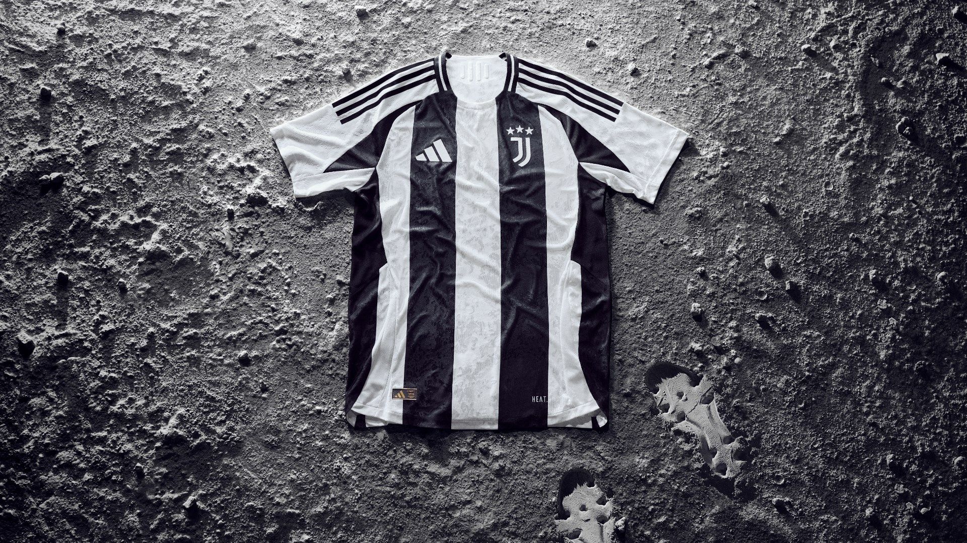 Juventus 2024-25 home kit