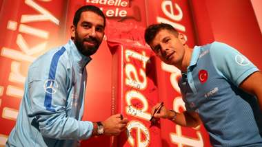 Arda Turan Emre Belozoglu