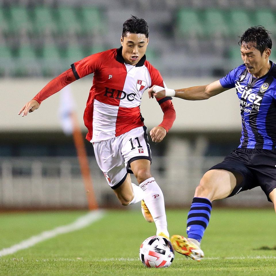 부산 이동준 방패무늬 유니폼