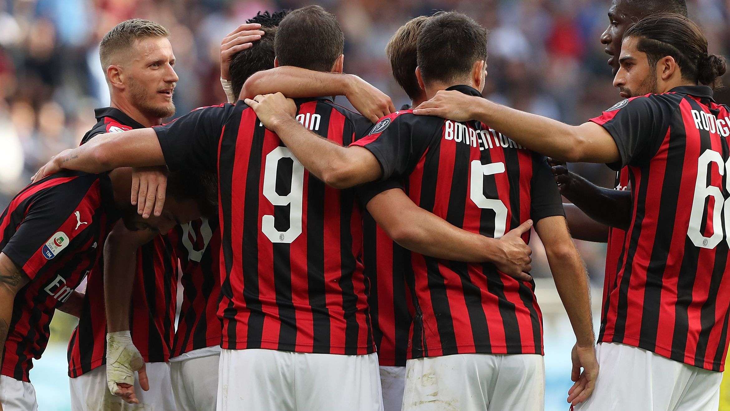 Milan celebrating Chievo