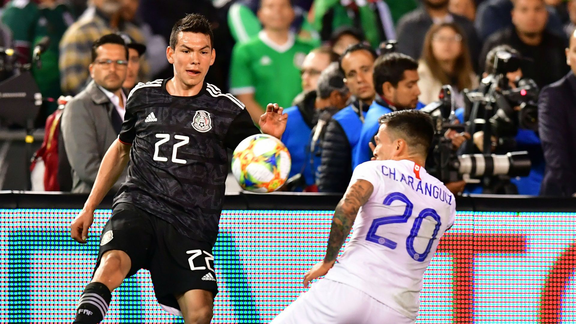 Hirving Lozano Charles Aranguiz Mexico Chile 22032019