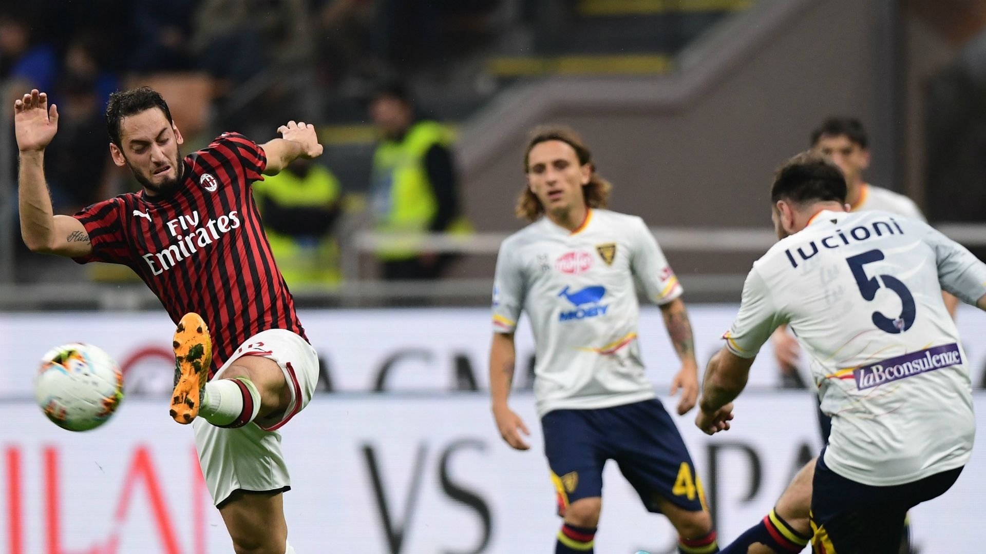 Milan Lecce Hakan Calhanoglu Serie A 10202019