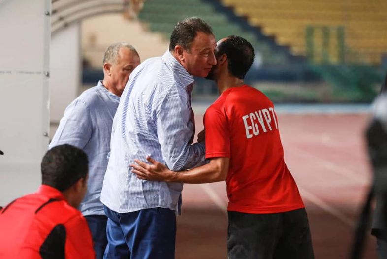 الخطيب يصافح وليد سليمان