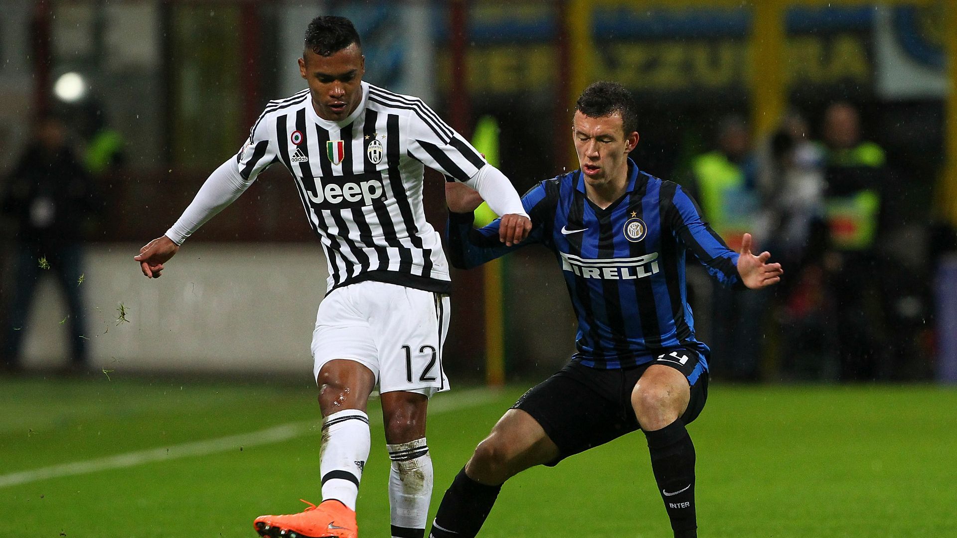 Alex Sandro Ivan Perisic Inter Juventus Coppa Italia 02032016