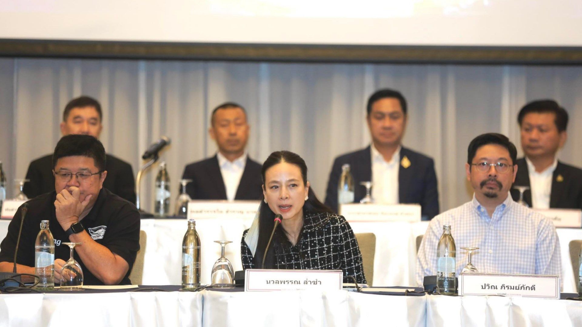 นวลพรรณ ล่ำซำ