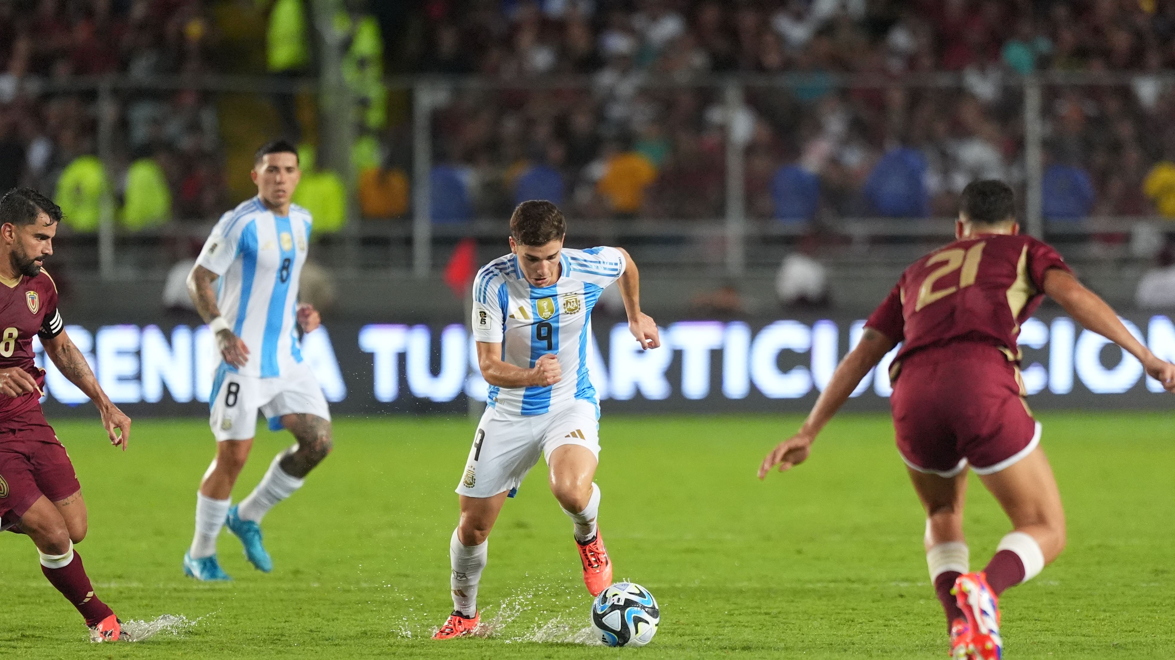 julian alvarez argentina venezuela eliminatorias 