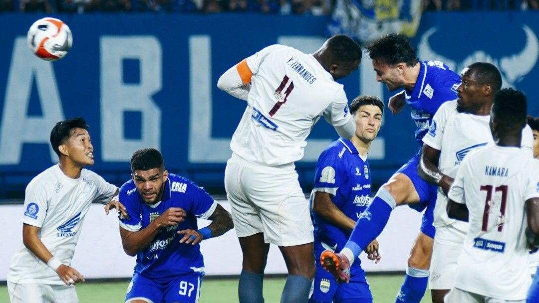 Persib Bandung vs PSM Makassar Andrew Jung