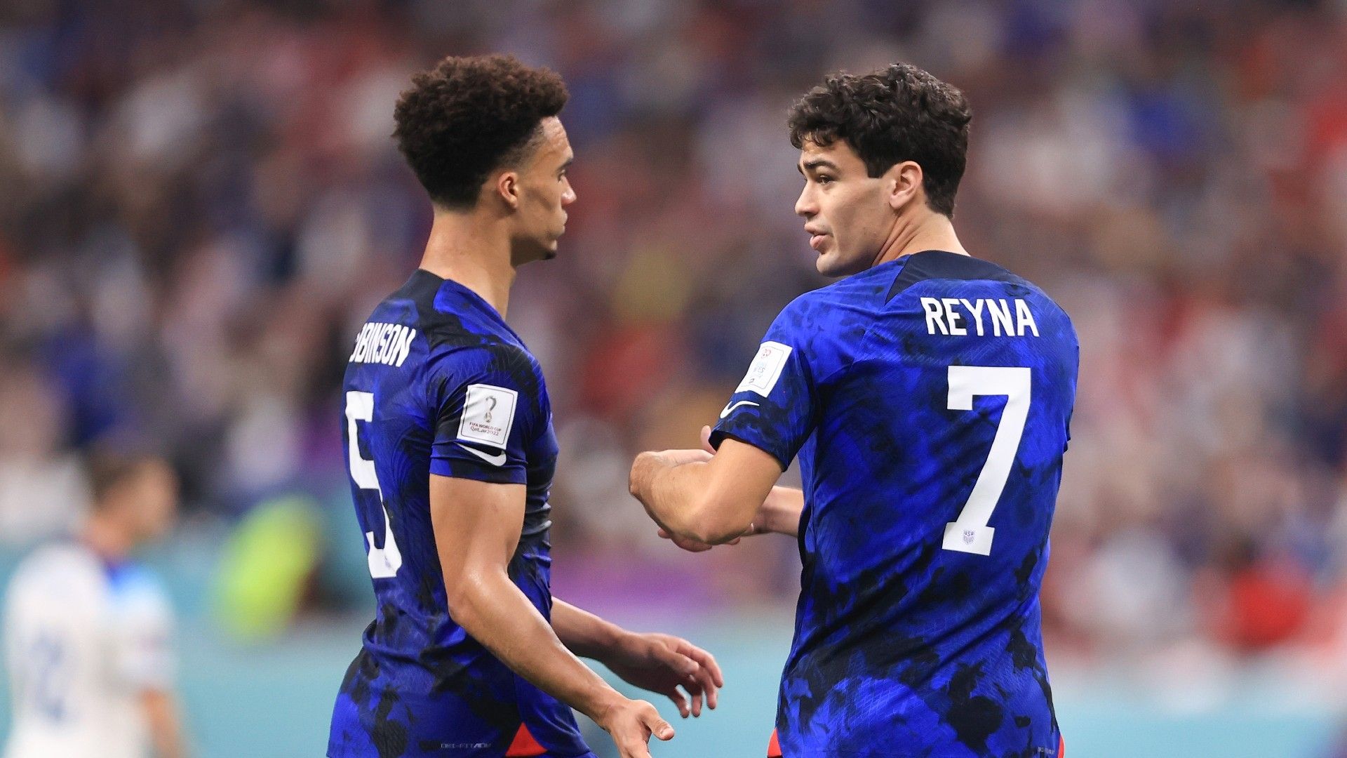 Antonee Robinson Gio Reyna USMNT 2022