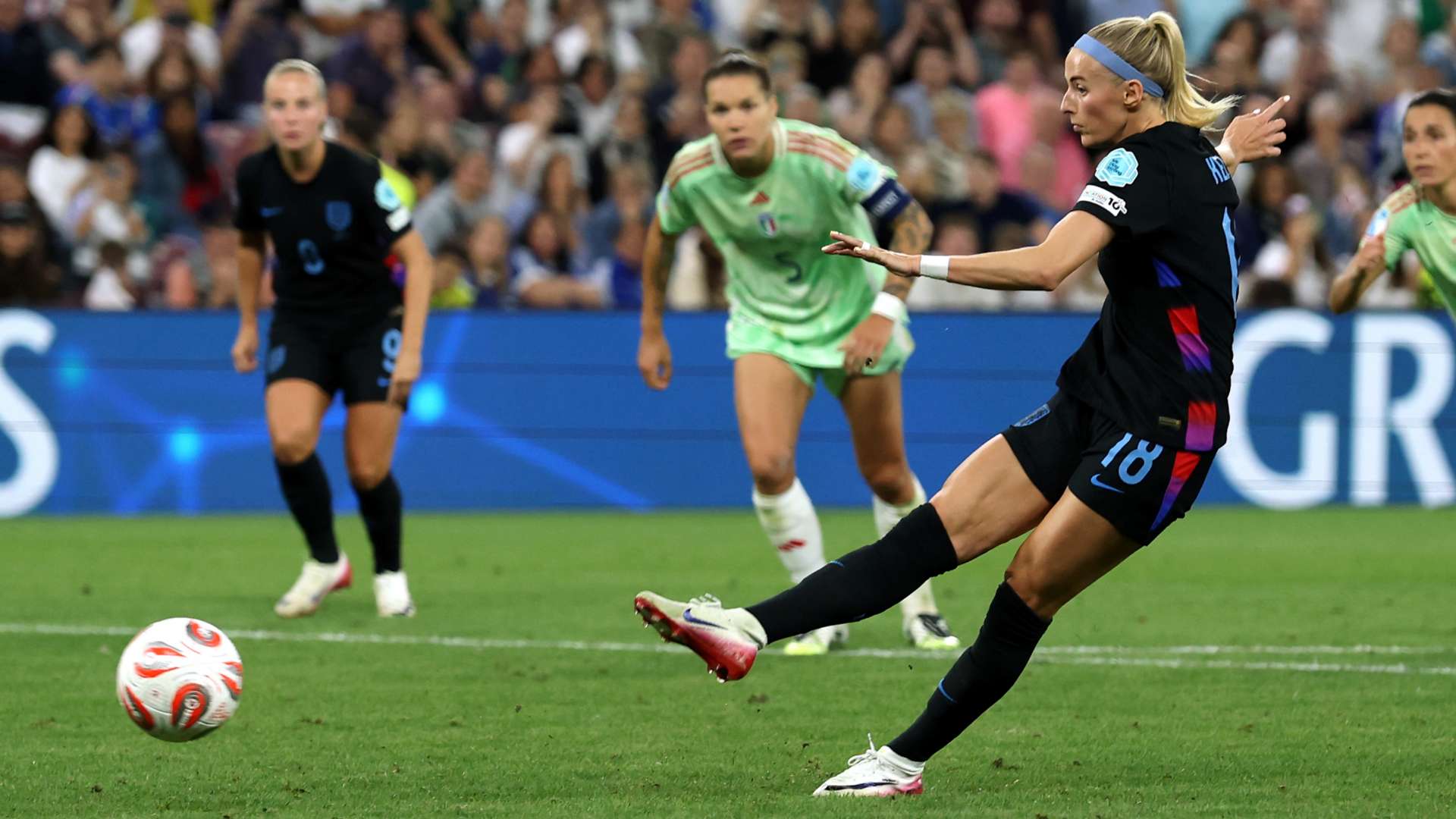 Chloe Kelly England penalty Euro 2025