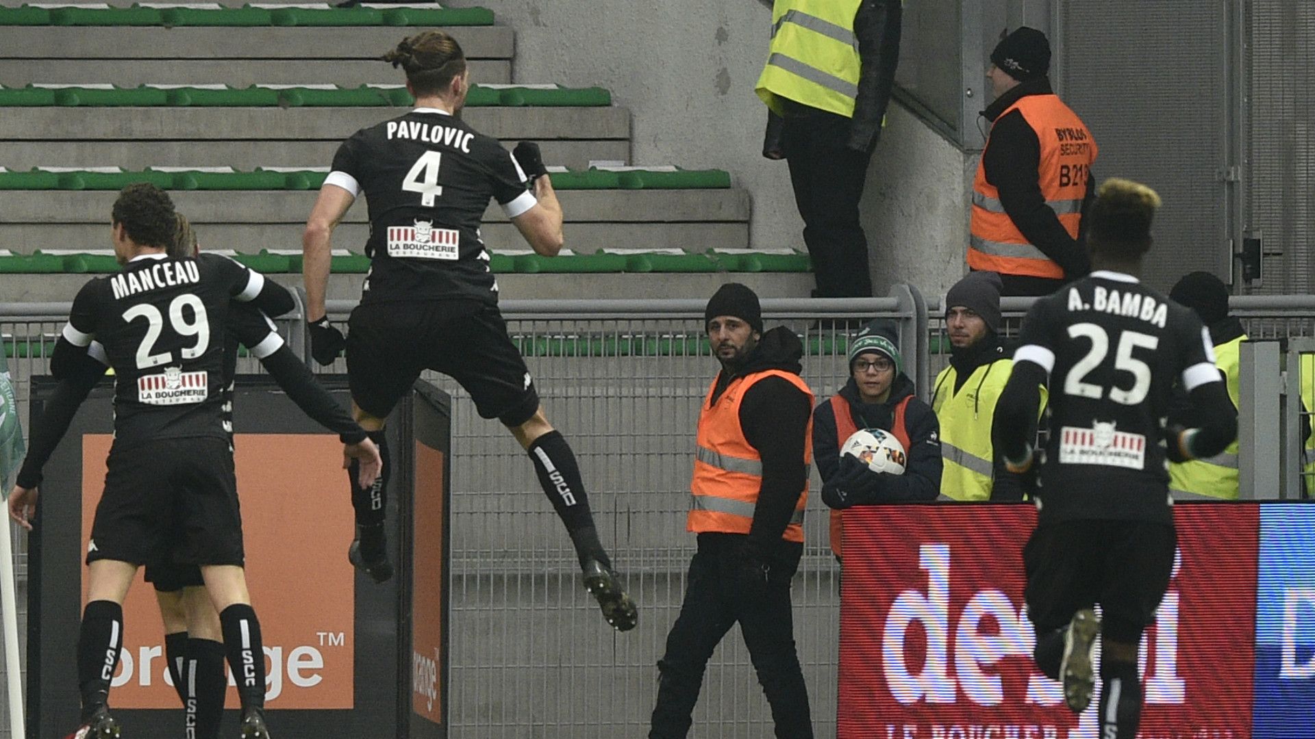 Mateo Pavlovic Angers