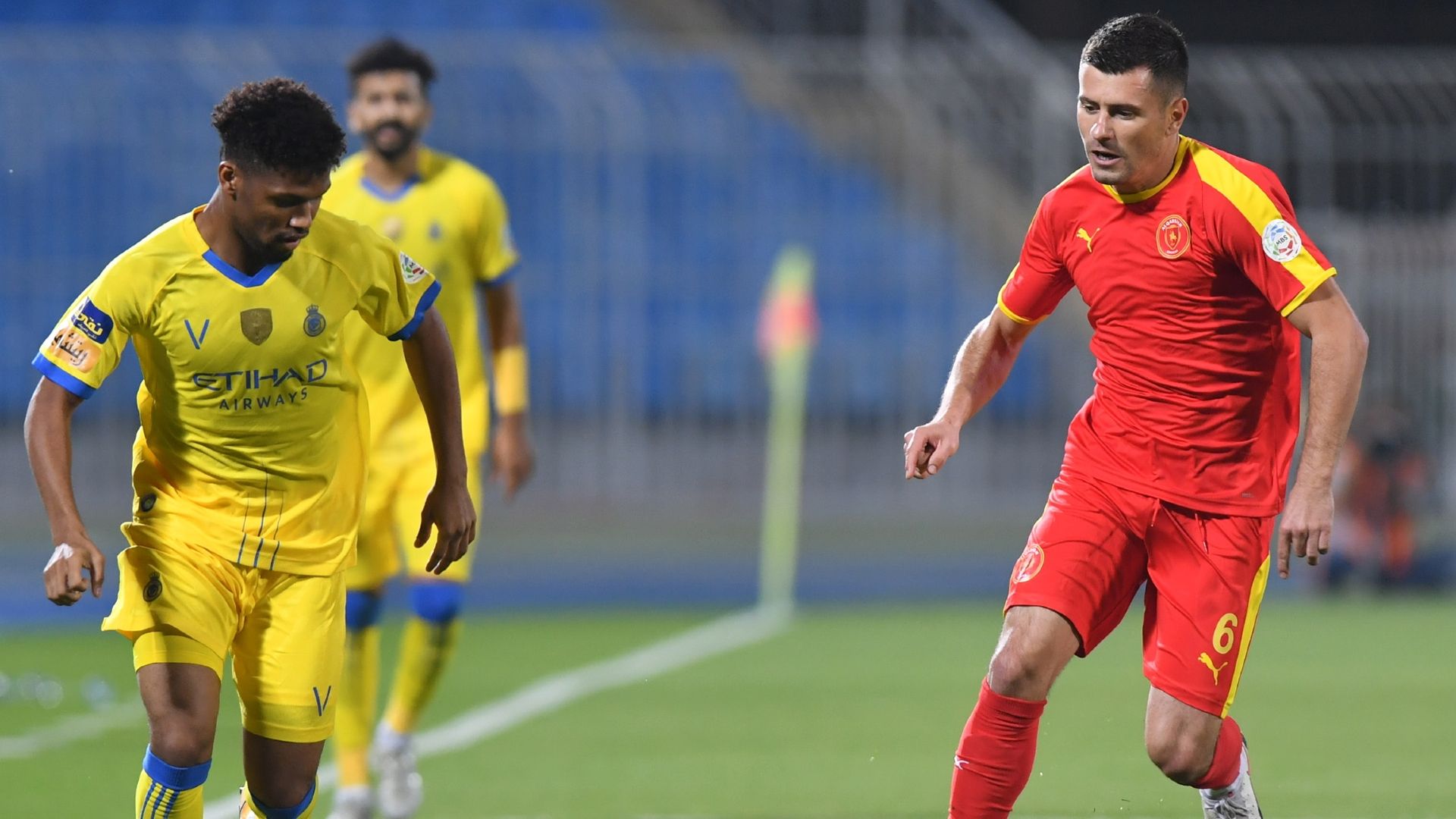 Ali Mukhtar (L) Mihai Bordeianu (R) Al Nassr Al Quadisiya SPL 07 November 2020