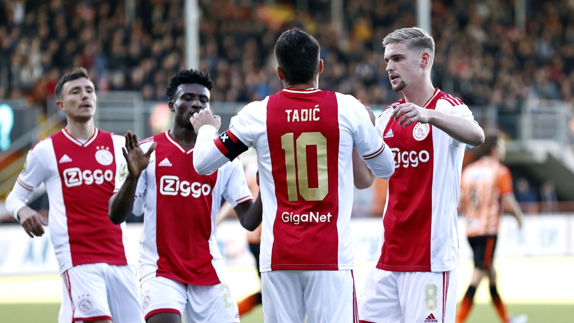 Ajax celebrate 10222022