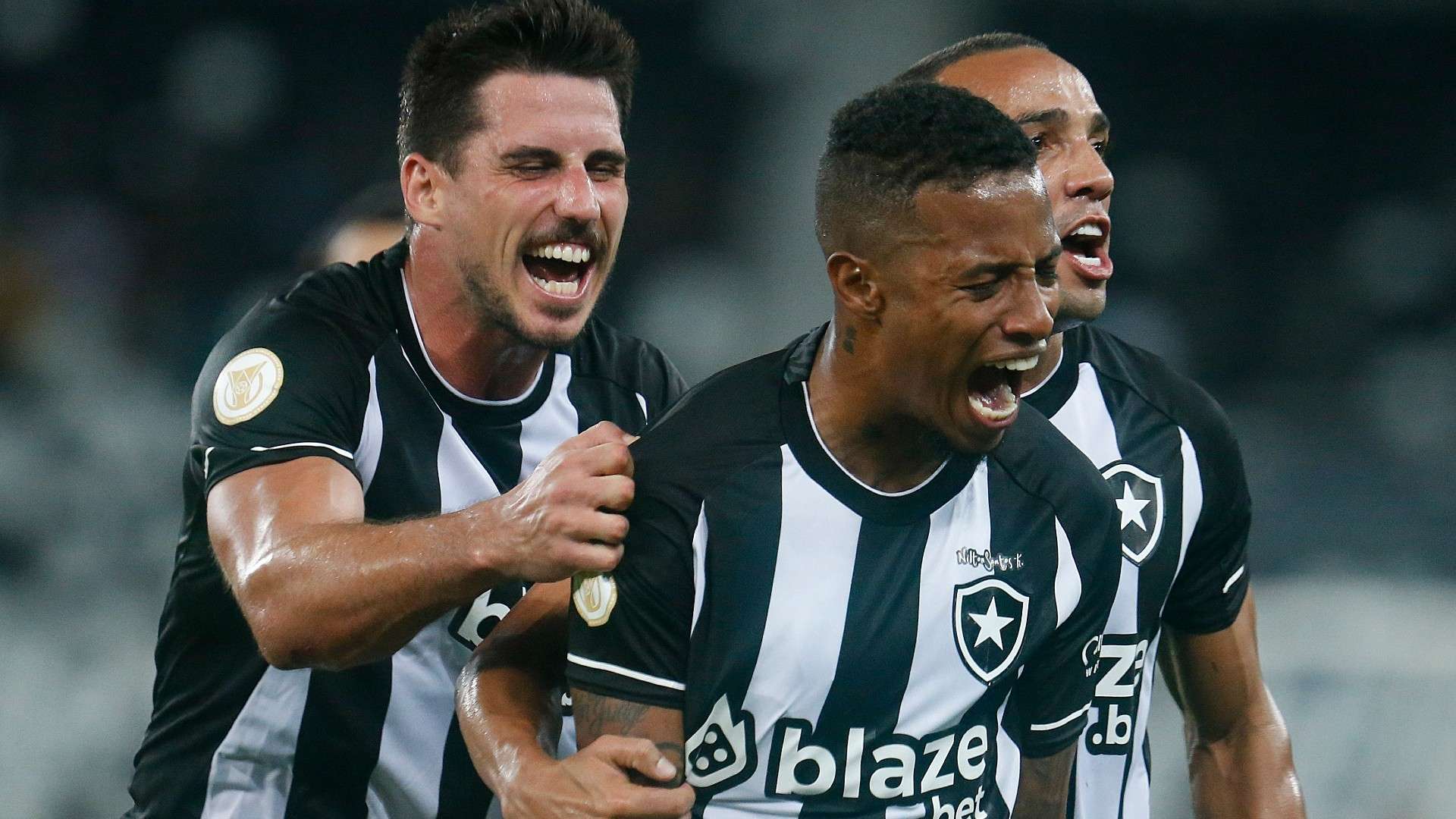 Gabriel Pires Tchê Tchê Botafogo Red Bull Bragantino Brasileirão 26 10 2022