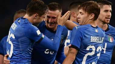 Bernardeschi Italy celebrating Ukraine