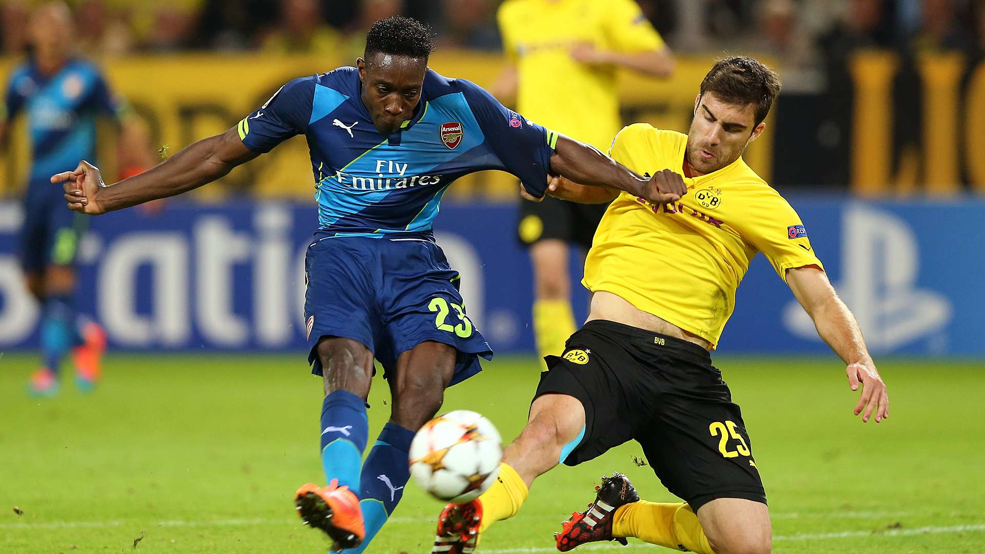 Danny Welbeck v Sokratis Dortmund v Arsenal 09162014
