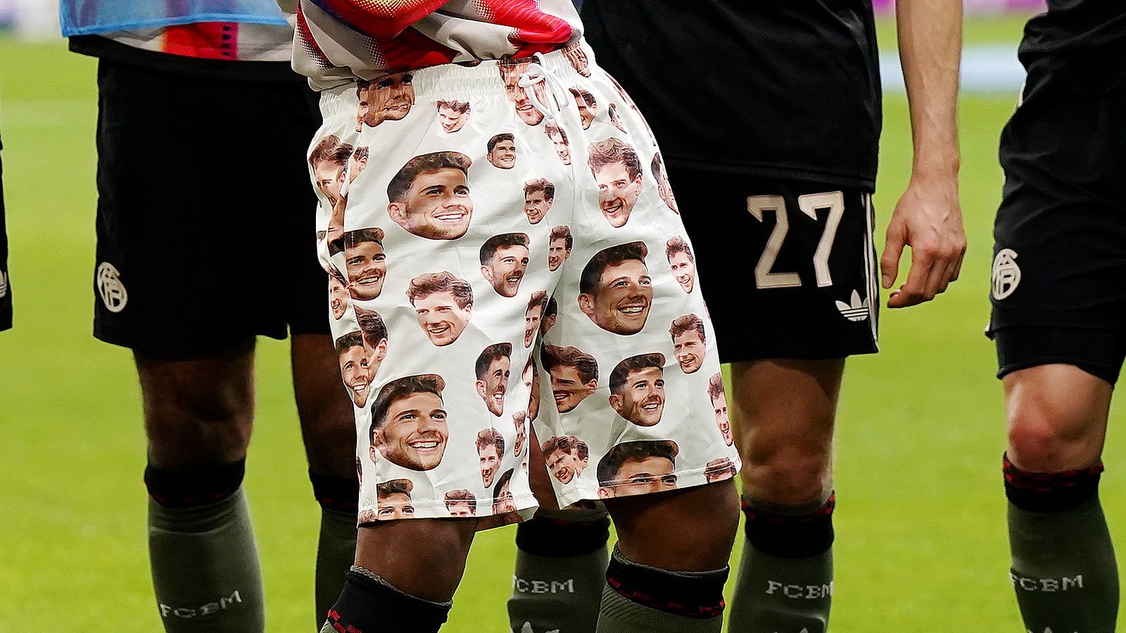 leon goretzka shorts fc bayern freiburg