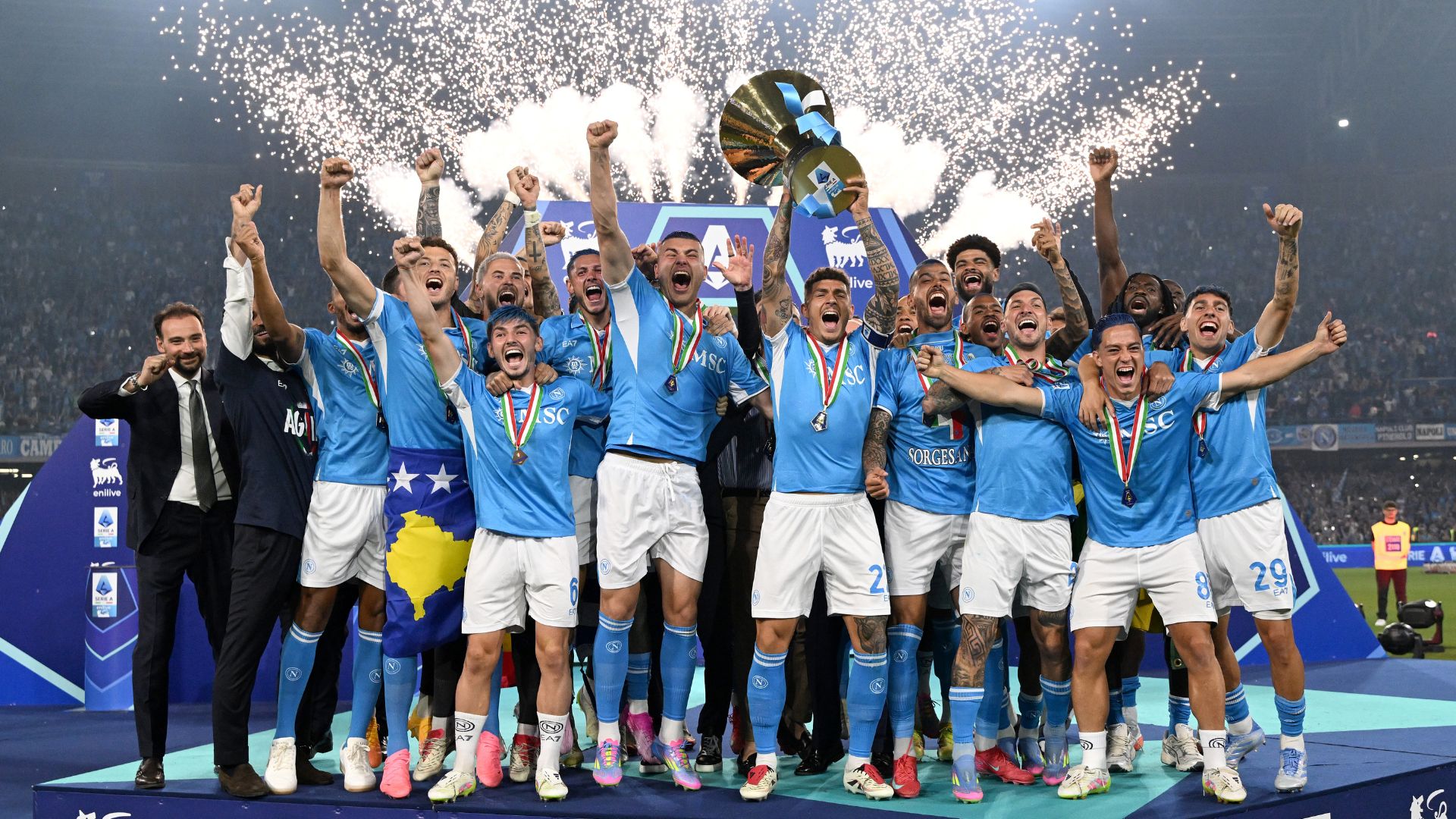 Giovanni Di Lorenzo of Napoli lifts the Serie A TIM Scudetto title trophy