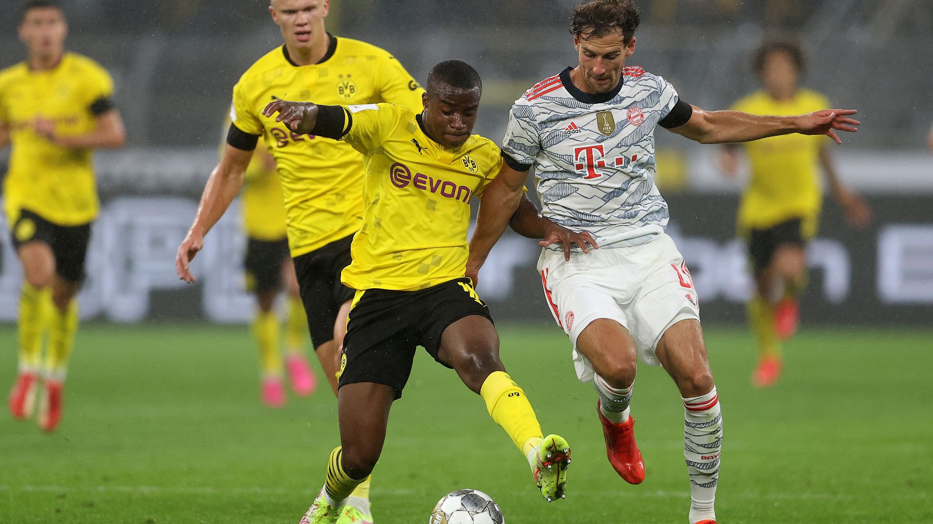 YOUSSOUFA MOUKOKO BORUSSIA DORTMUND LEON GORETZKA BAYERN MÜNCHEN SUPERCUP 17082021