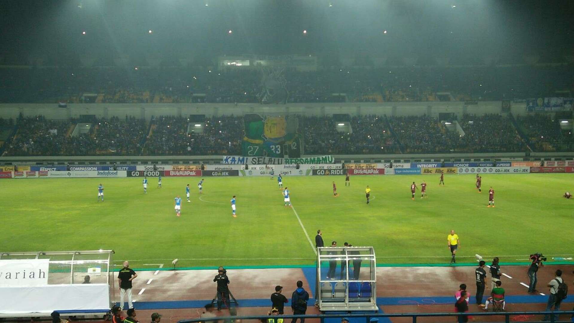 Persib Bandung vs PSM Makassar Gelora Bandung Lautan Api