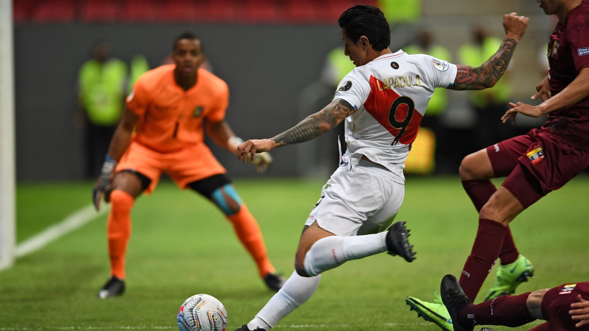 Gianluca Lapadula Venezuela-Perú