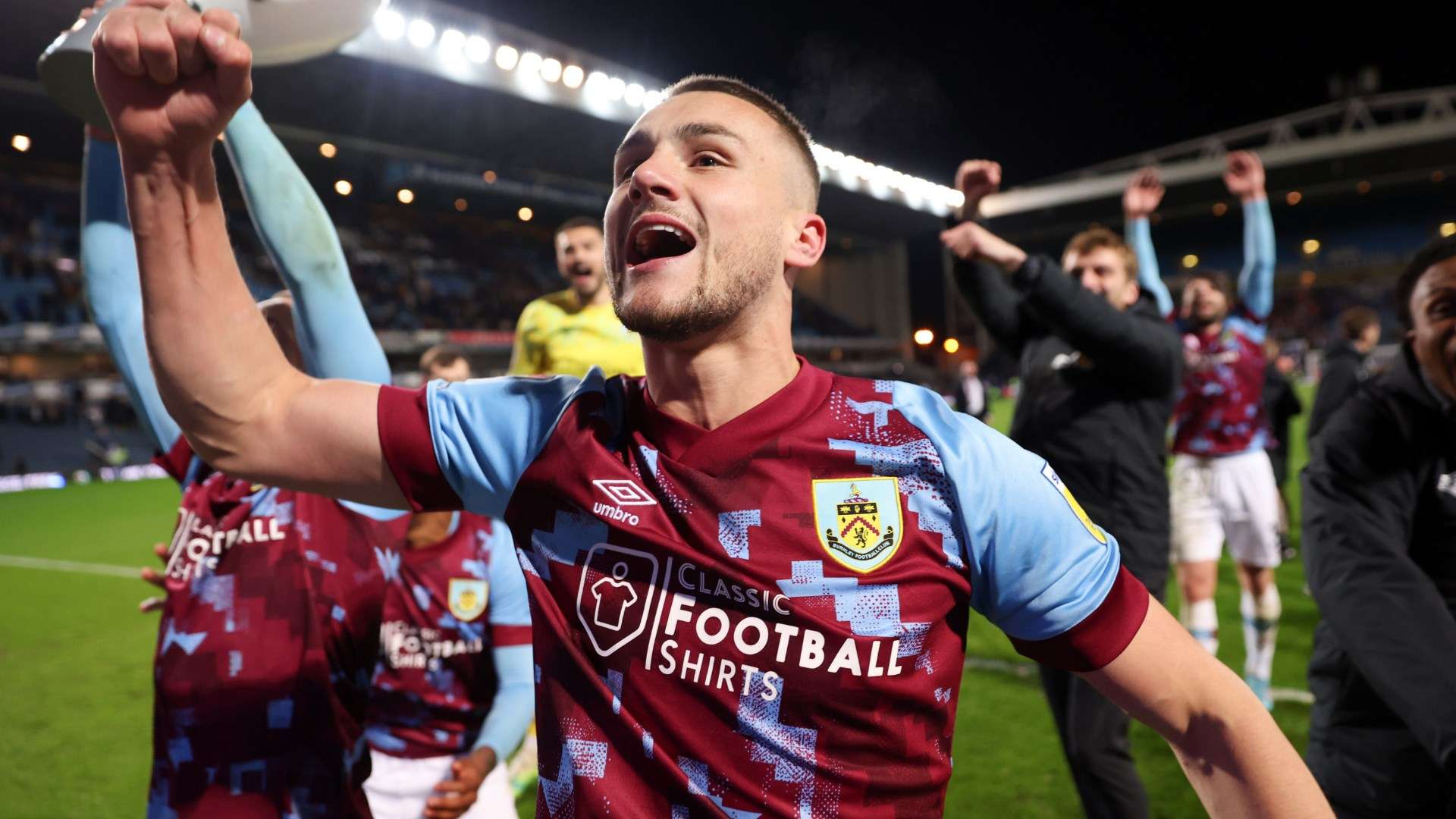 Taylor Harwood-Bellis Burnley 2022-23