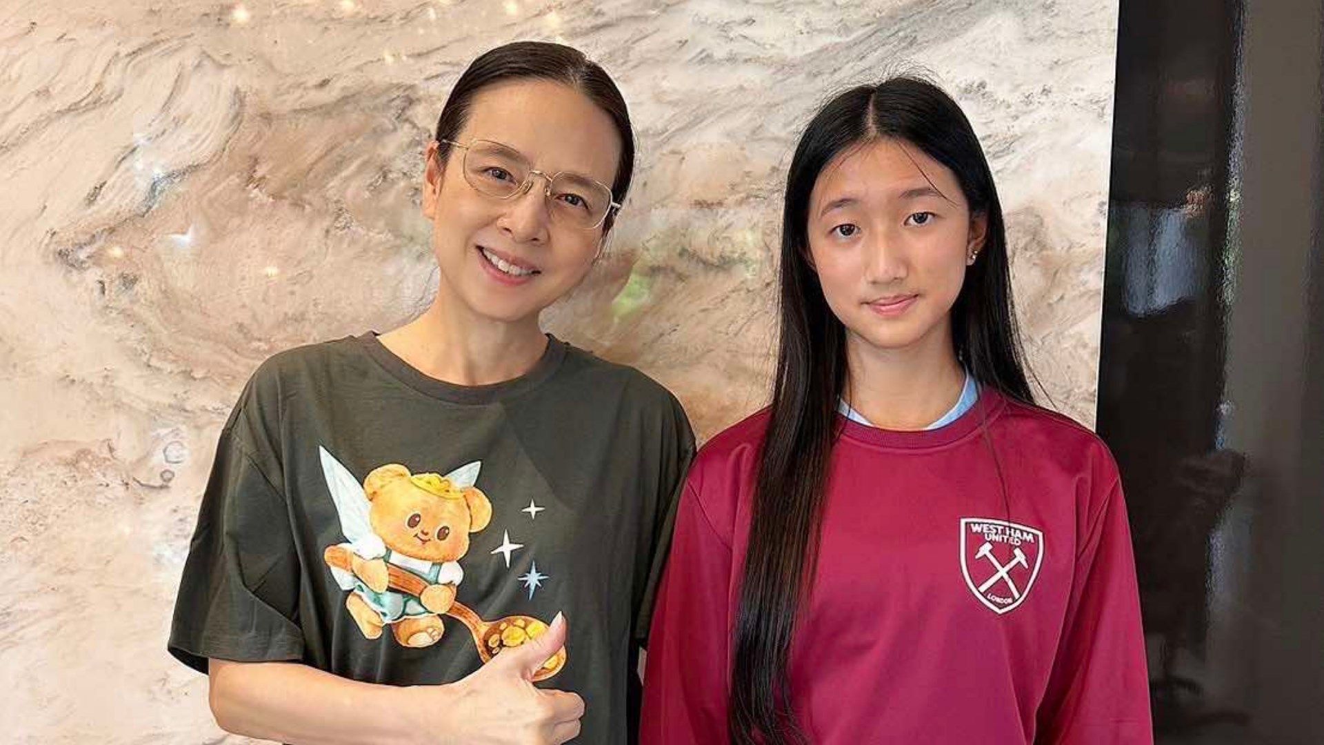 "มาดามแป้ง" นวลพรรณ ล่ำซำ -  "น้องอันนา" อันนา ฉันทวงศ์วิริยะ