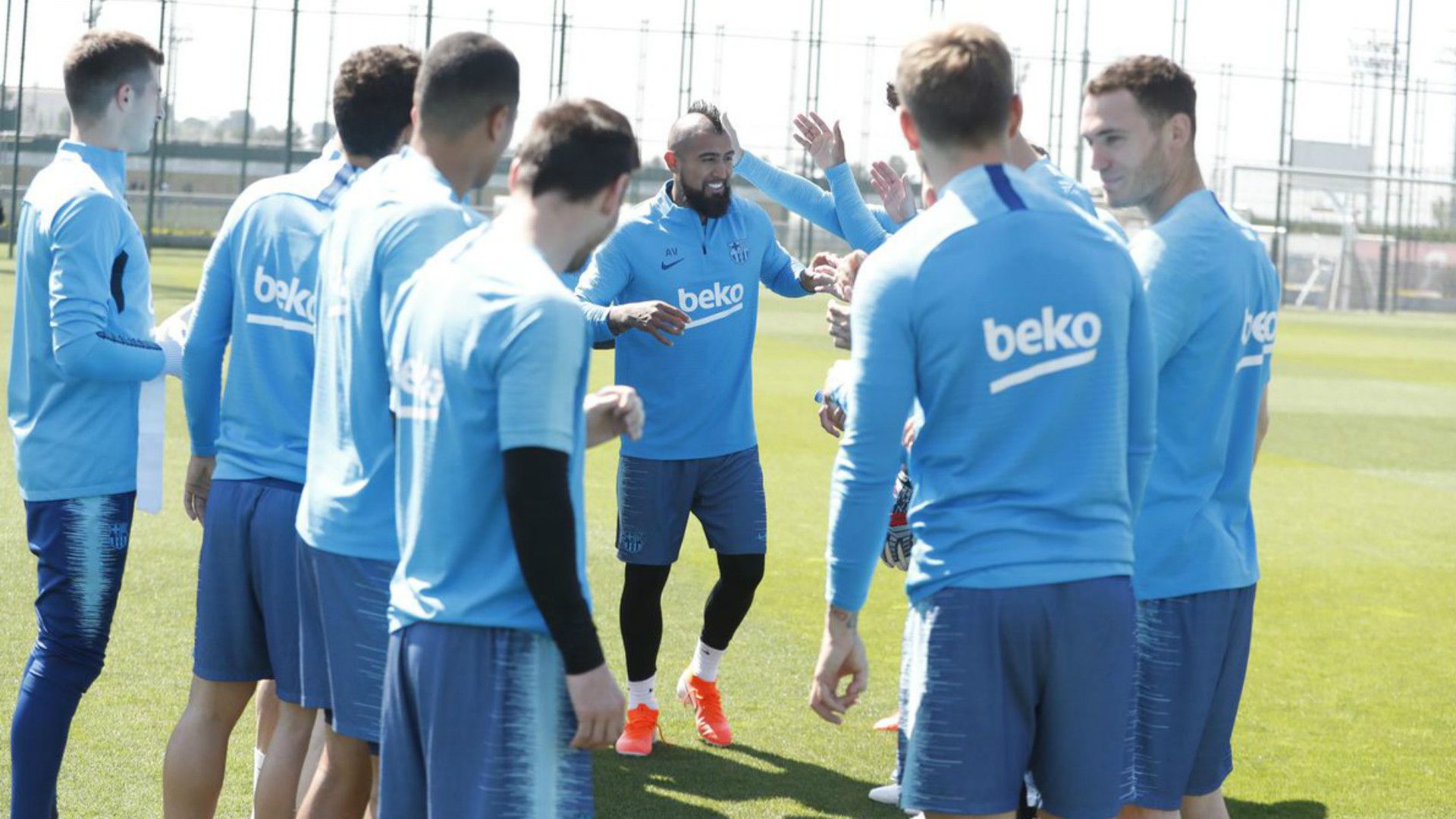 Arturo Vidal Entrenamiento Barcelona 22052019