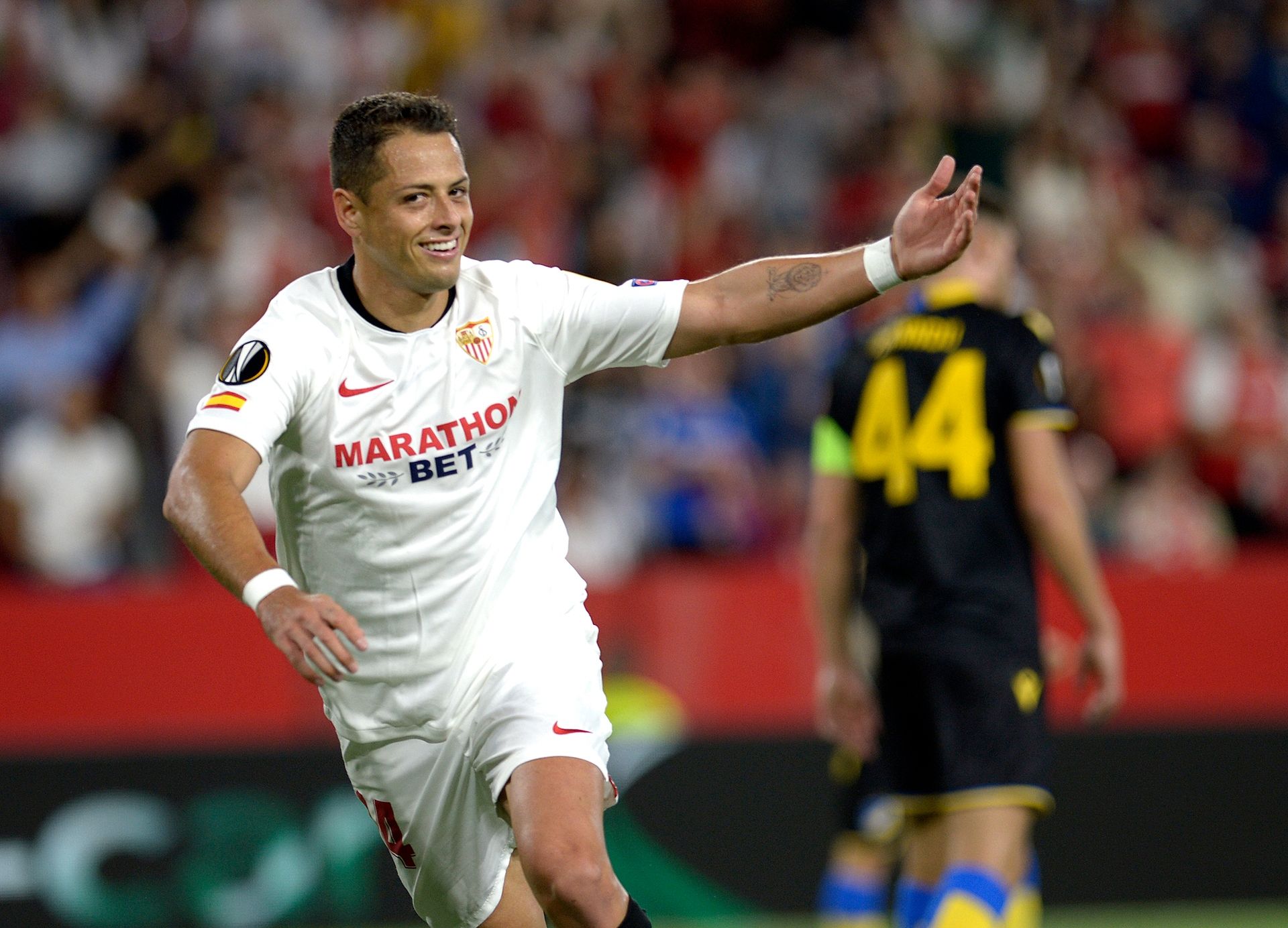 Chicharito Sevilla APOEL UEFA Europa League