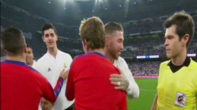 Captura Griezmann Sergio Ramos saludo
